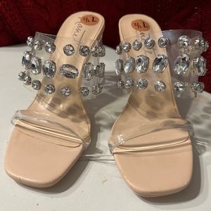Heeled sandals/shoes